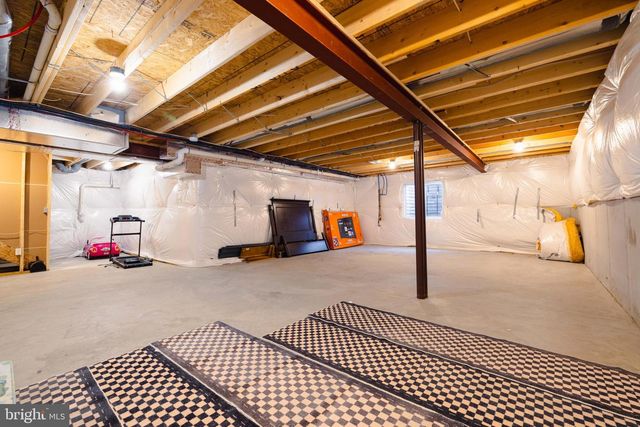 1722 BRADLEY DR, Harrisburg, PA 17110