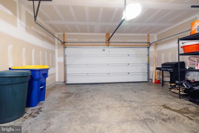 1722 BRADLEY DR, Harrisburg, PA 17110