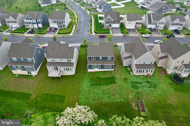 1722 BRADLEY DR, Harrisburg, PA 17110