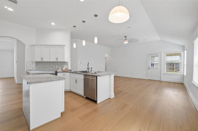 1834 Kessler Park Court, Houston, TX 77047