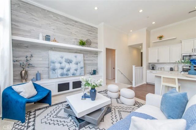 68 Rose Arch, Irvine, CA 92620