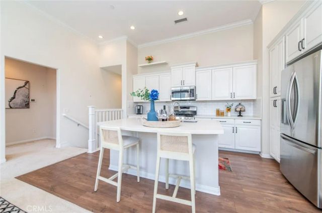 68 Rose Arch, Irvine, CA 92620