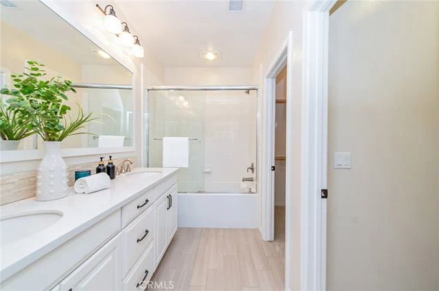 68 Rose Arch, Irvine, CA 92620