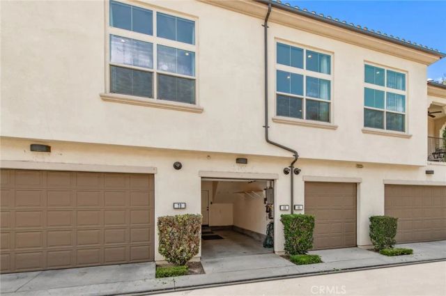 68 Rose Arch, Irvine, CA 92620