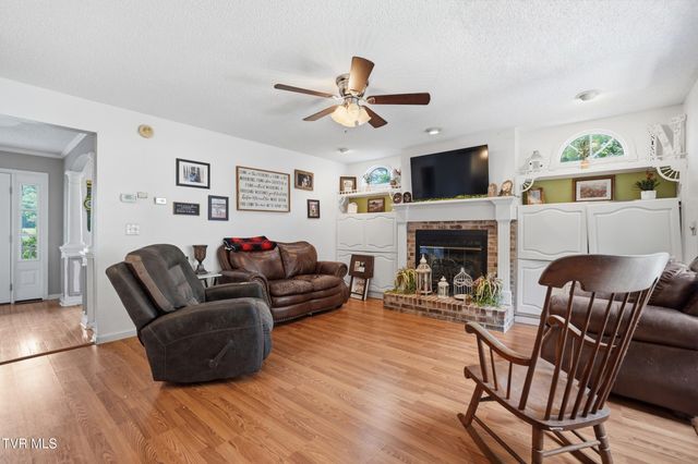 420 Northwest Oak Avenue, Norton, VA 24273