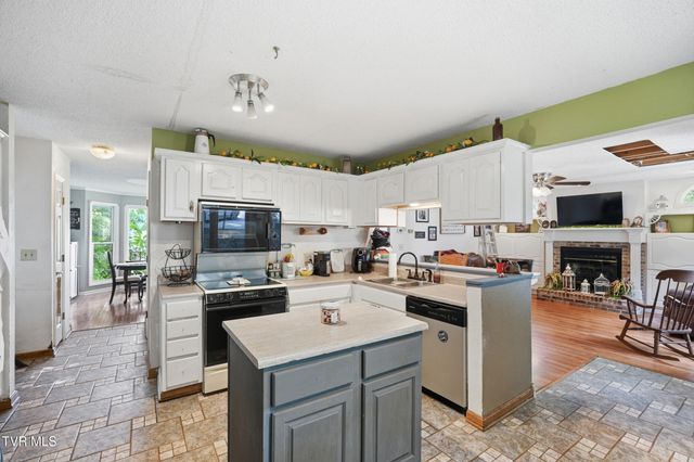 420 Northwest Oak Avenue, Norton, VA 24273