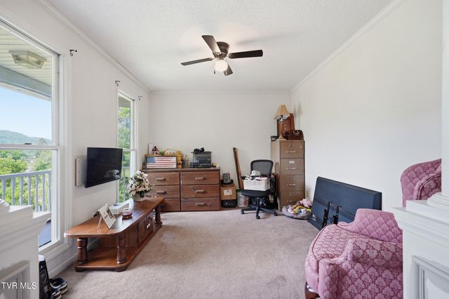 420 Northwest Oak Avenue, Norton, VA 24273