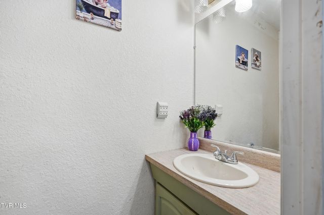 420 Northwest Oak Avenue, Norton, VA 24273