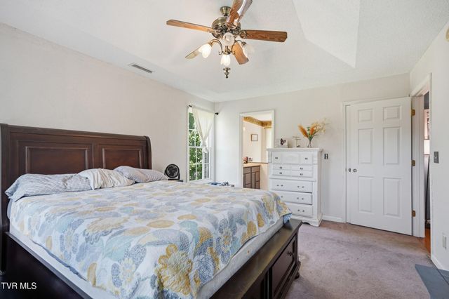 420 Northwest Oak Avenue, Norton, VA 24273