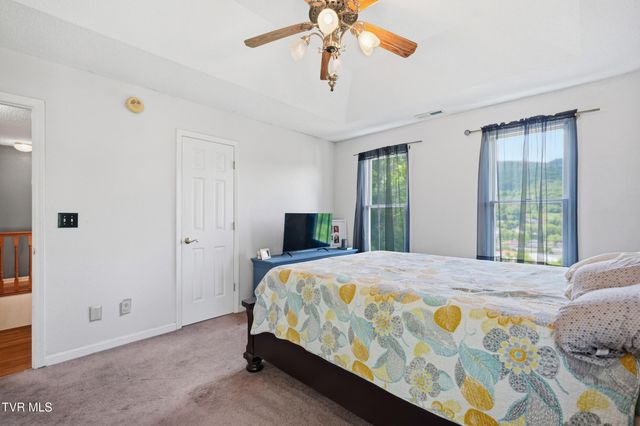 420 Northwest Oak Avenue, Norton, VA 24273