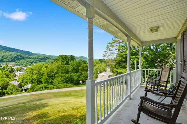 420 Northwest Oak Avenue, Norton, VA 24273