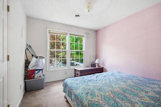 420 Northwest Oak Avenue, Norton, VA 24273