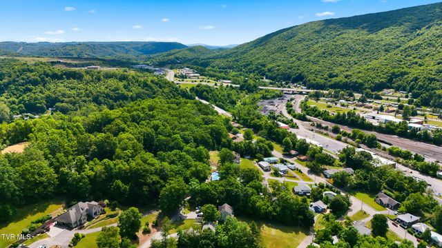 420 Northwest Oak Avenue, Norton, VA 24273