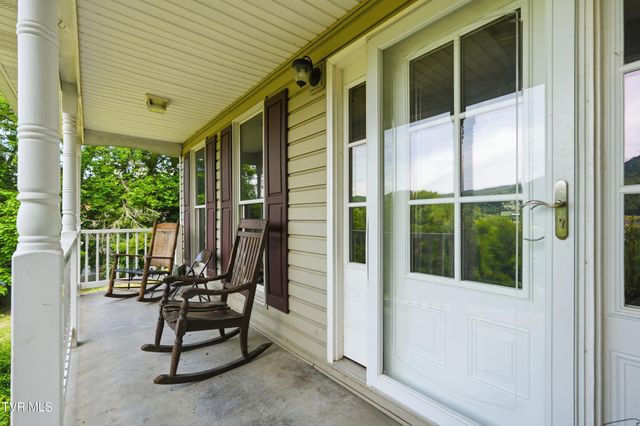 420 Northwest Oak Avenue, Norton, VA 24273