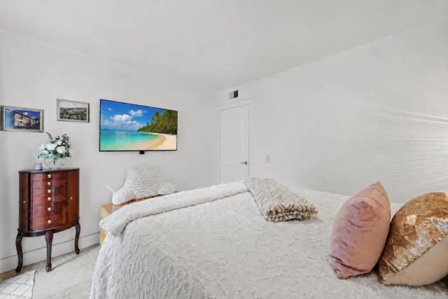 2032 Avenue of the Trees, Carlsbad, CA 92008