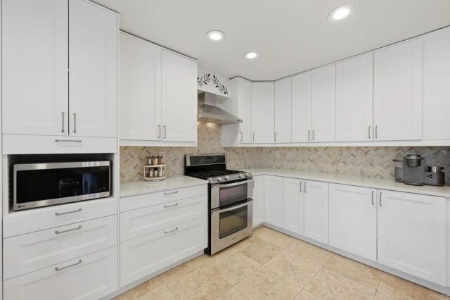 2032 Avenue of the Trees, Carlsbad, CA 92008