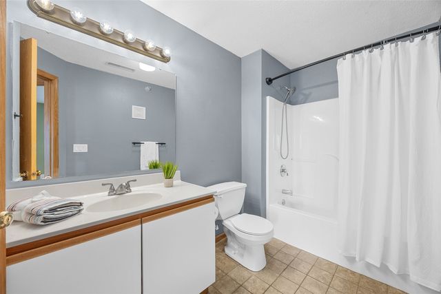 2824 Triple Crown Lane 12, Iowa City, IA 52240