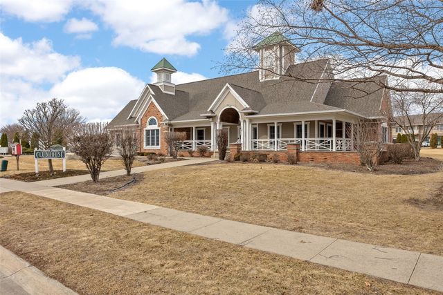 2824 Triple Crown Lane 12, Iowa City, IA 52240