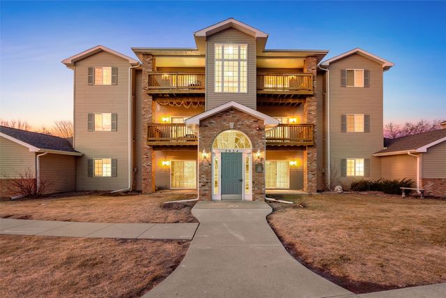 2824 Triple Crown Lane 12, Iowa City, IA 52240