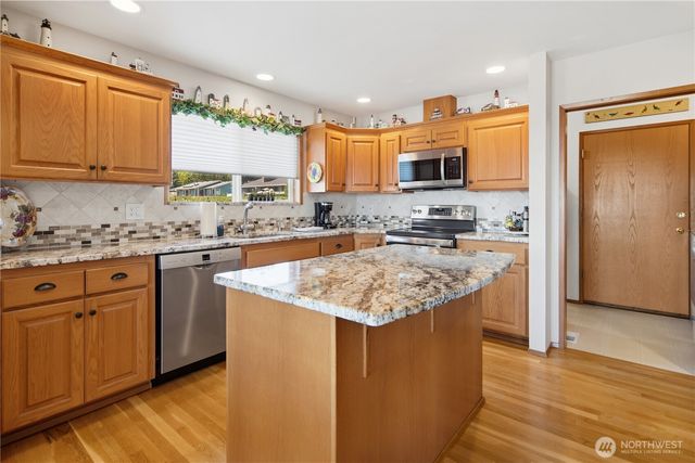 662 Pioneer Drive, Port Ludlow, WA 98365