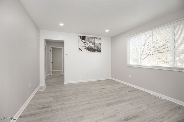 1076 Hardesty Boulevard, Akron, OH 44320