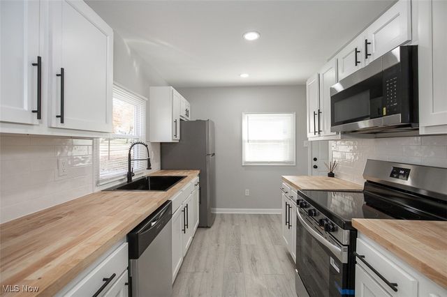 1076 Hardesty Boulevard, Akron, OH 44320