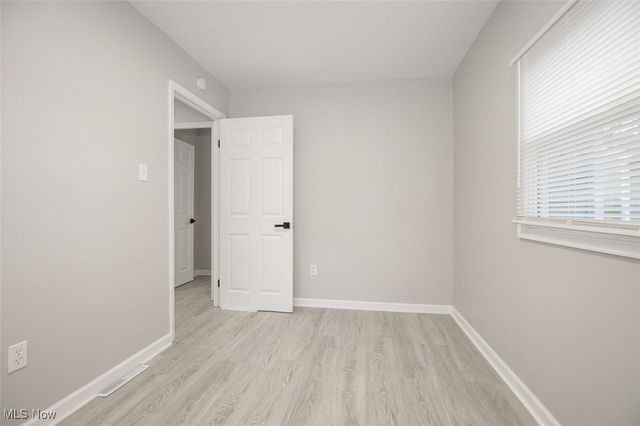 1076 Hardesty Boulevard, Akron, OH 44320