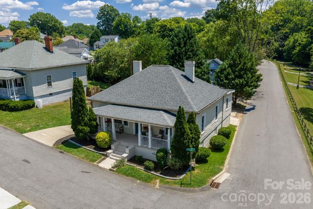 58 4th Street, Cramerton, NC 28032