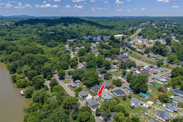 58 4th Street, Cramerton, NC 28032