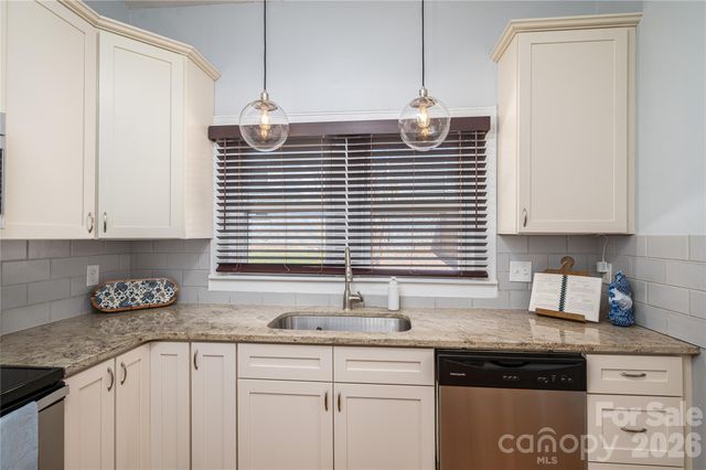 58 4th Street, Cramerton, NC 28032