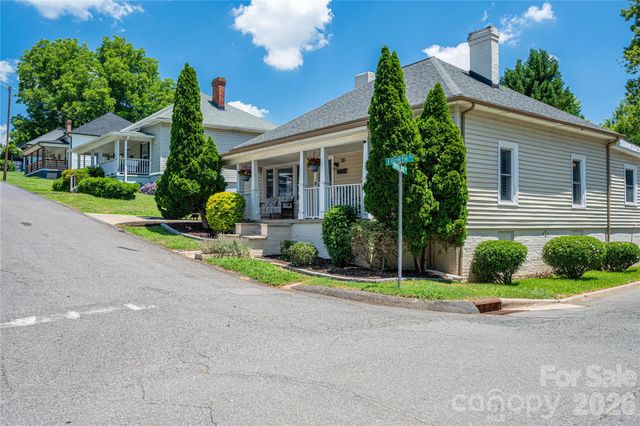 58 4th Street, Cramerton, NC 28032
