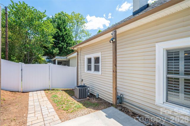 58 4th Street, Cramerton, NC 28032