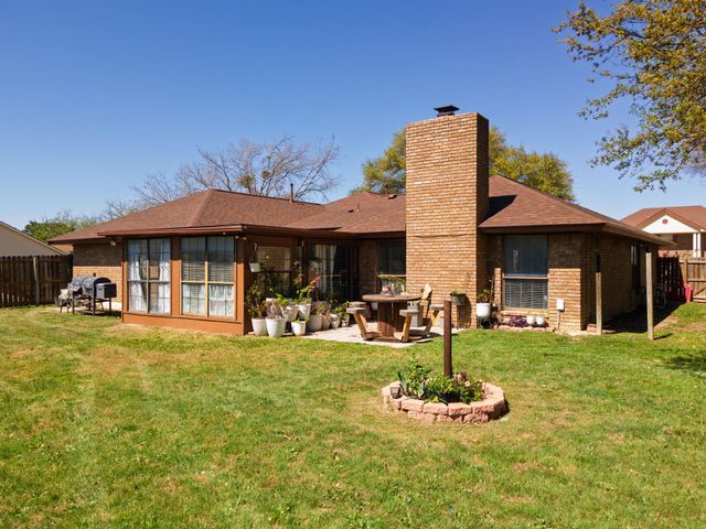 1402 Hawk TRL, Copperas Cove, TX 76522