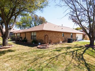 1402 Hawk TRL, Copperas Cove, TX 76522