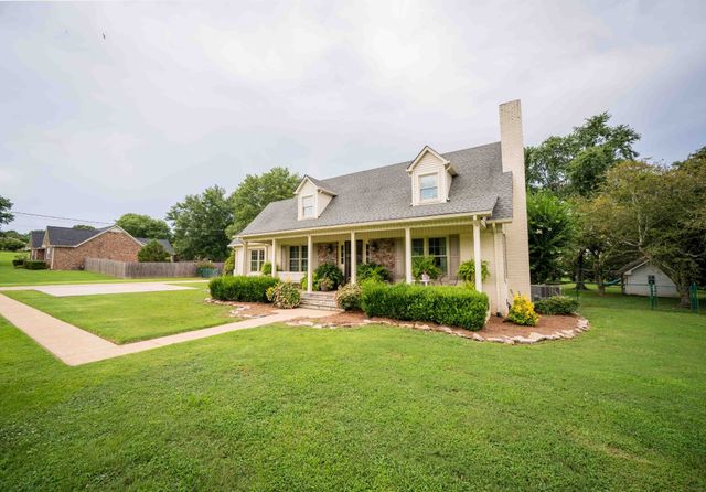 1316 Edgewood Dr, S, Pulaski, TN 38478