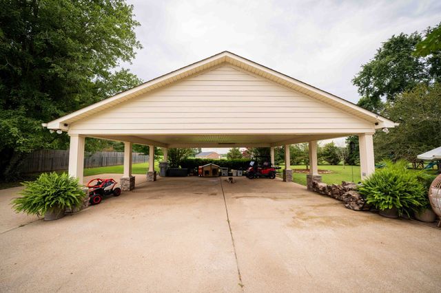 1316 Edgewood Dr, S, Pulaski, TN 38478