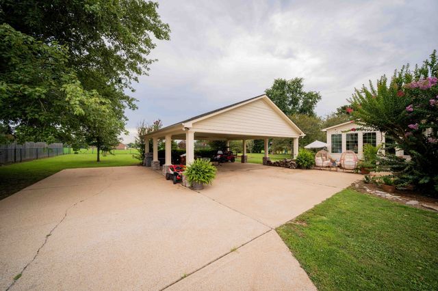 1316 Edgewood Dr, S, Pulaski, TN 38478