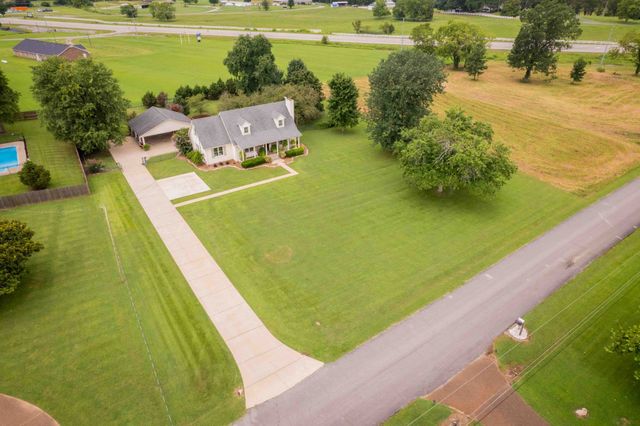 1316 Edgewood Dr, S, Pulaski, TN 38478