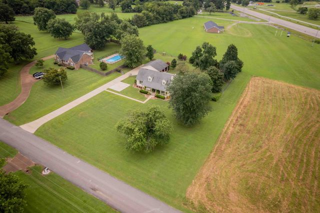 1316 Edgewood Dr, S, Pulaski, TN 38478