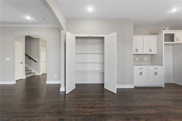 7200 NE 112th Street, Kansas City, MO 64156