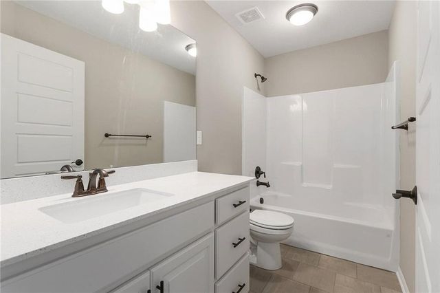 7200 NE 112th Street, Kansas City, MO 64156