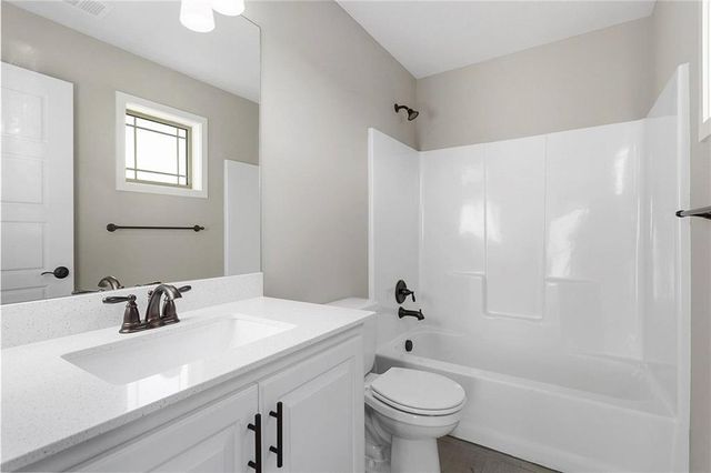 7200 NE 112th Street, Kansas City, MO 64156
