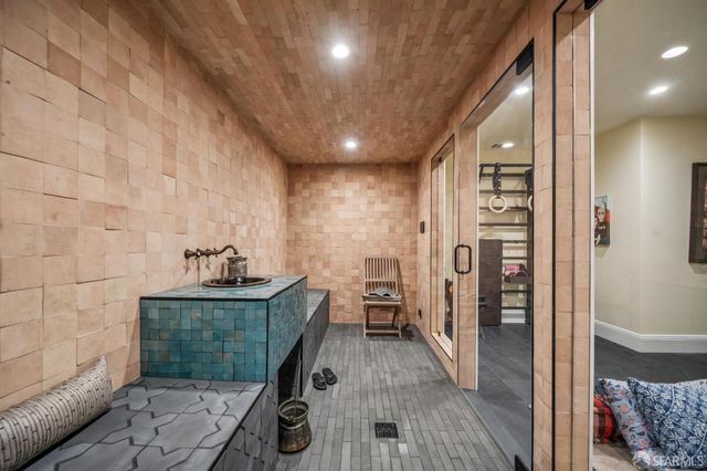 1330 Greenwich Street, San Francisco, CA 94109