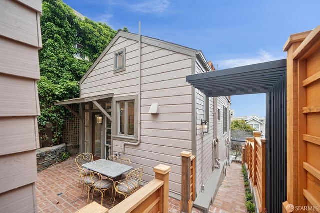 1330 Greenwich Street, San Francisco, CA 94109