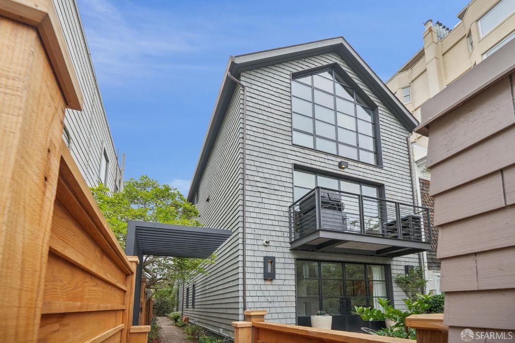 1330 Greenwich Street, San Francisco, CA 94109