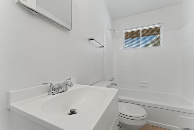 9165 Kingcrest Pkwy, Baton Rouge, LA 70810