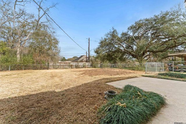 9165 Kingcrest Pkwy, Baton Rouge, LA 70810