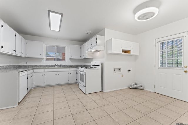 9165 Kingcrest Pkwy, Baton Rouge, LA 70810