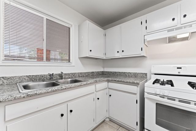 9165 Kingcrest Pkwy, Baton Rouge, LA 70810