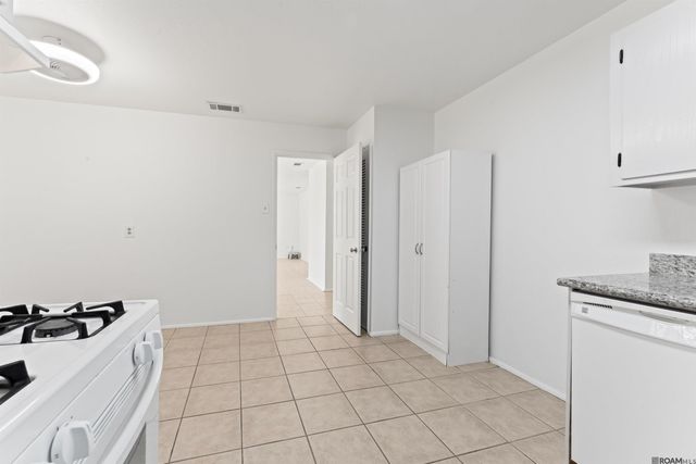 9165 Kingcrest Pkwy, Baton Rouge, LA 70810